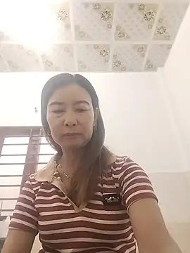 Sexy-ladyboobs20 webcam