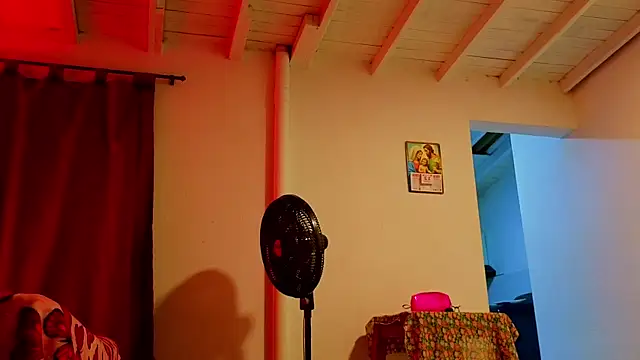 Beverlydoll_ webcam