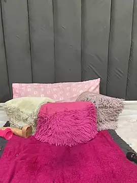 LonelyQueenxx25 webcam