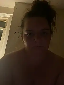 DaddysLiLNaughtyWife webcam