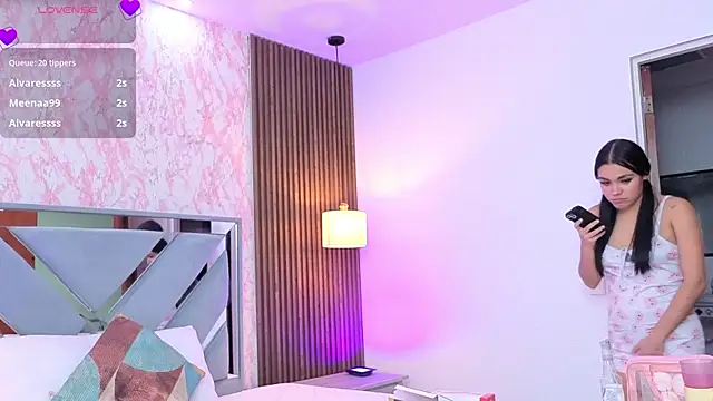 Mia_Pinkyy webcam