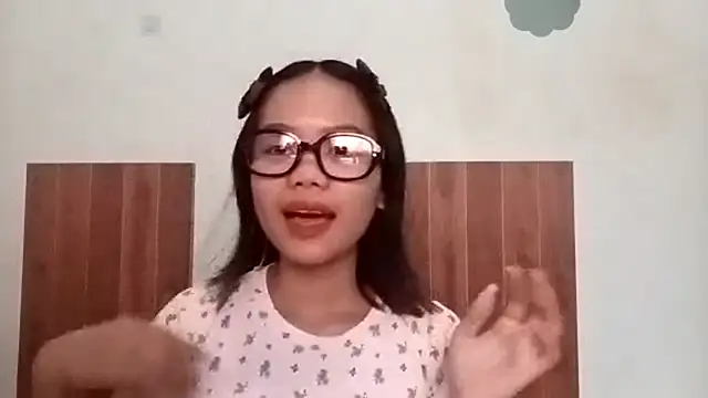 CrissyDeshaies webcam