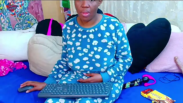 SexyDynamitexxx webcam