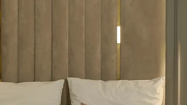 RileyHeaven webcam