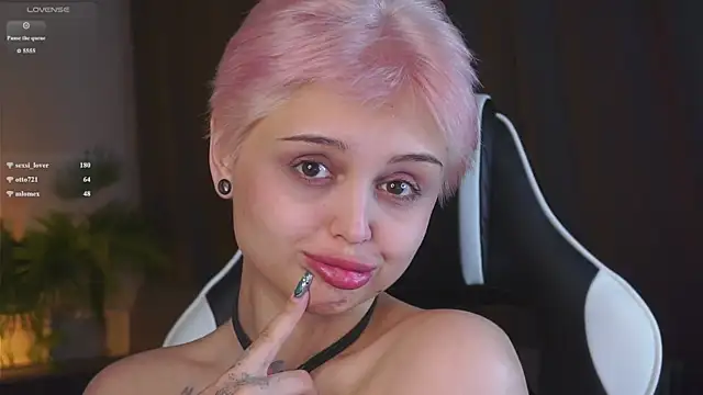 Emmy-Brooks webcam