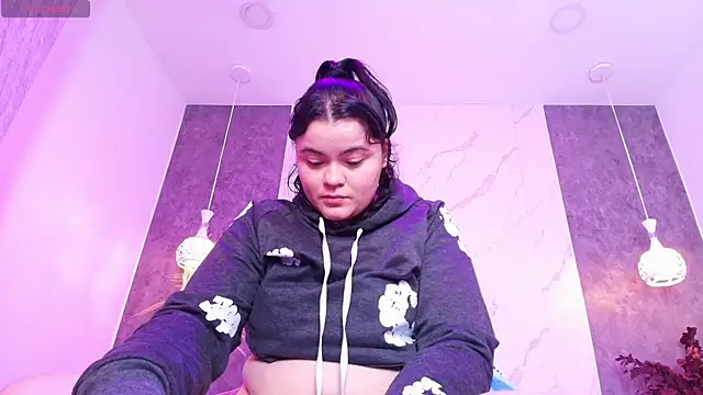 Vicky-Mooree webcam