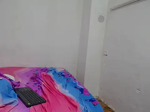 celeste_lewiis_ webcam