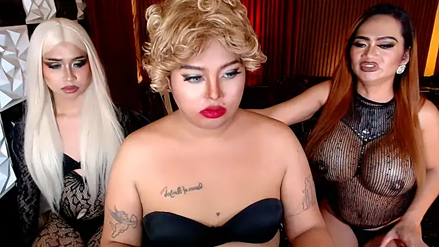 PrettyHorseCockTrans webcam