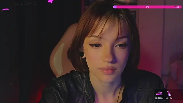 Moonlightt_21 webcam