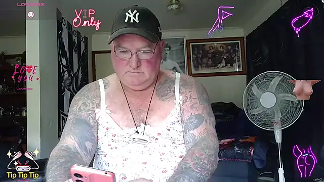 KINKYBLUEYES69 webcam