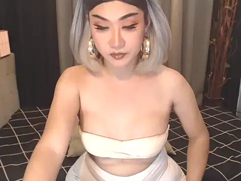 Model: CassieBigCock