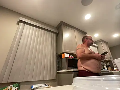 13B_MasterGunner live cam on StripChat