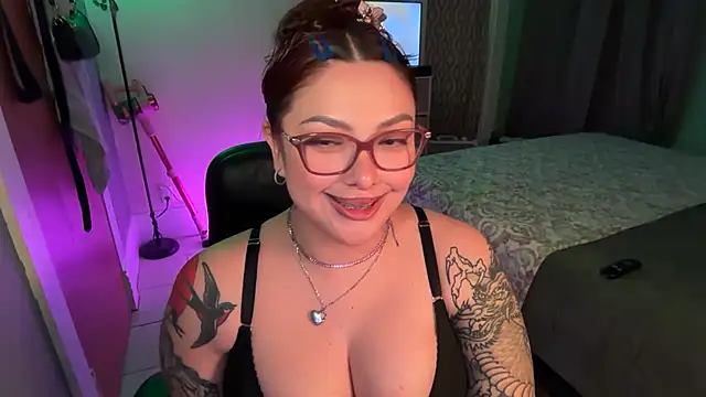 native_naya Live Web Cam Show