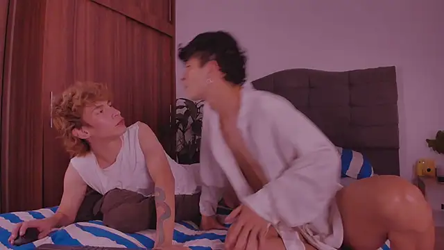 2gays_1Str8 webcam