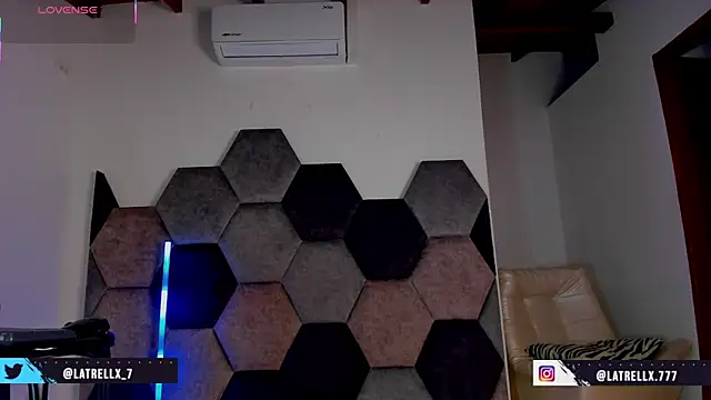 Latrellx7 webcam