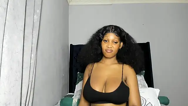 ConnieSmall24 webcam