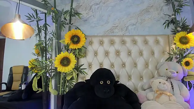 LittleeJaz webcam