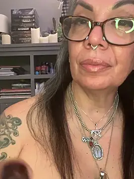 dieseldame1313 Live Web Cam Show