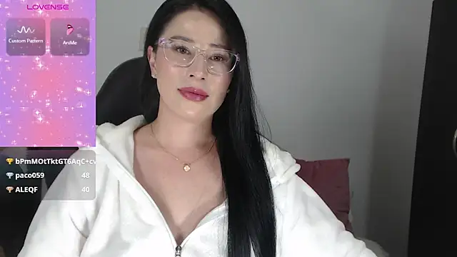 Emma_Hotkiss