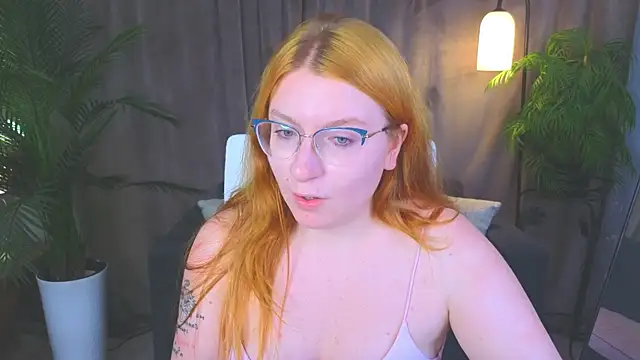 AliceBrightside live cam on StripChat