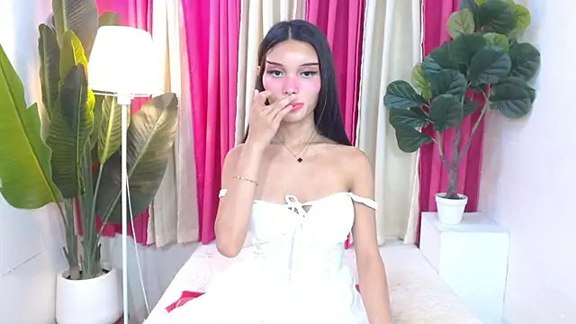 Notaestheticallykylinee webcam