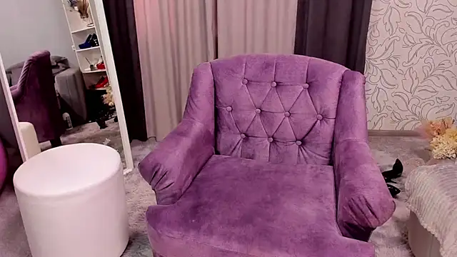Jullia_Moor webcam