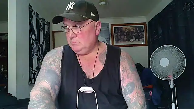 KINKYBLUEYES69 webcam