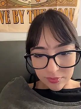 HinaSweet webcam