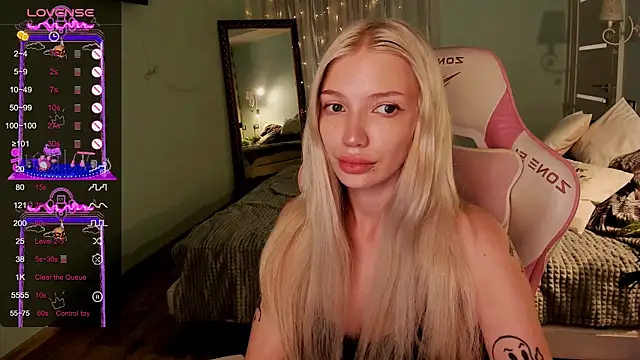 AnyaTaylor_ webcam