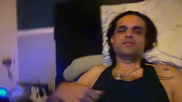 icebergslim281 live cam on StripChat