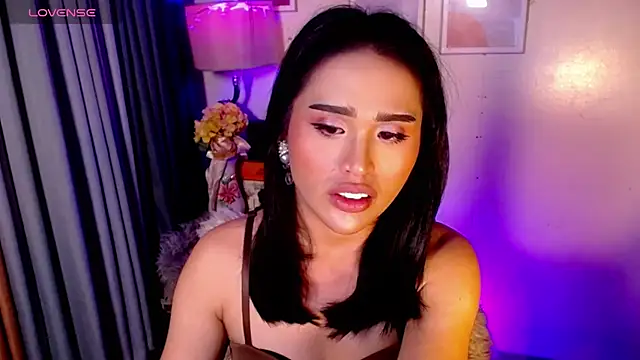 urmidnightcravingsxx webcam
