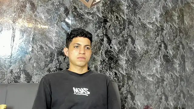 cameron_lux77 - Cameron_lux77's free webcam - UK Sex Cams