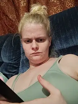 BadAssBitchMakayla Live Web Cam Show
