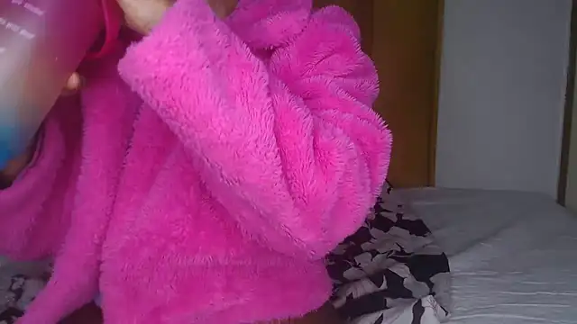 Bella_2025 webcam