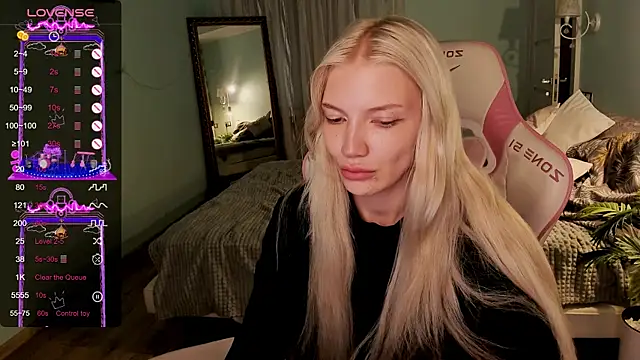 AnyaTaylor_ webcam
