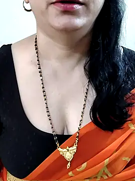Yazhini-Cam