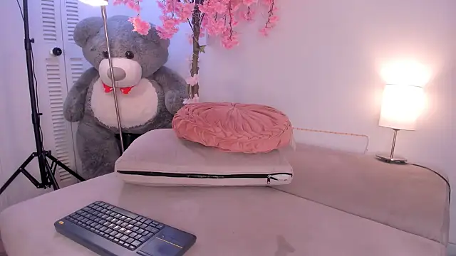 kitty_miaa Live Web Cam Show