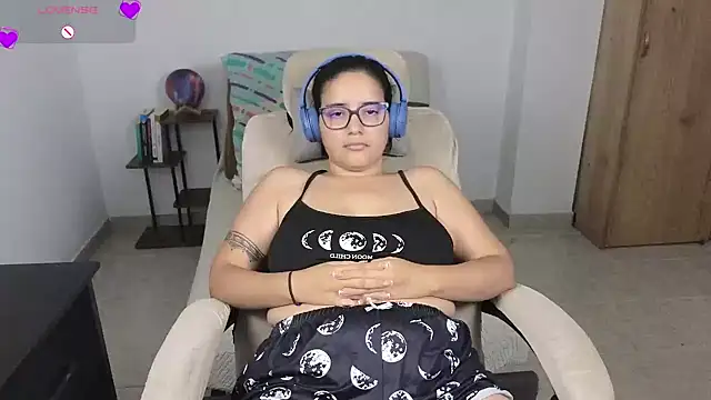 blue__moon_ - Blue__moon_'s free webcam - UK Sex Cams