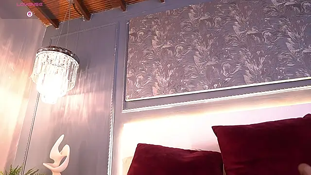 MiaKay1 webcam