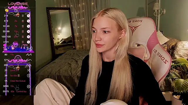 AnyaTaylor_ webcam