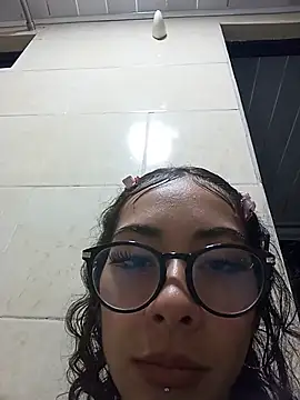Sarah_Moon1 webcam