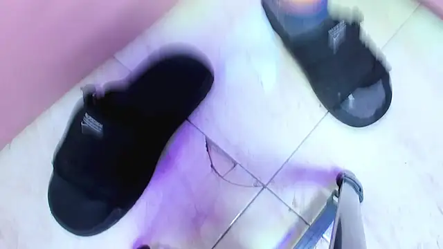 miacam-hot webcam