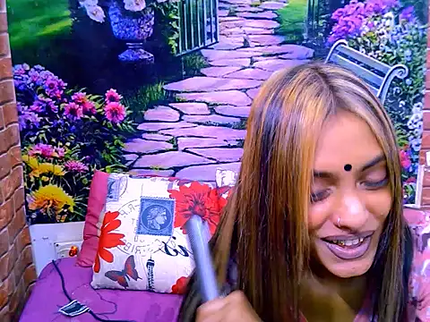 IndianPretty14u2Luv webcam