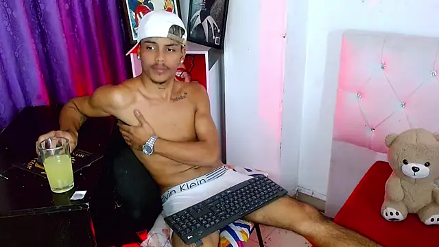 Angel_foxc13 Live Web Cam Show