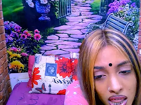 IndianPretty14u2Luv webcam