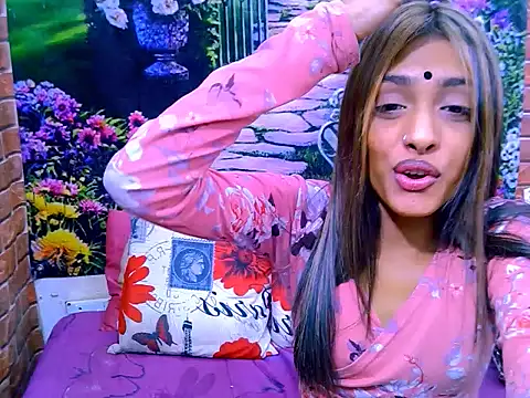 IndianPretty14u2Luv webcam