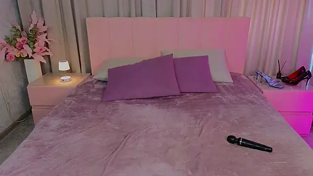 Ariana_Petite Live Web Cam Show