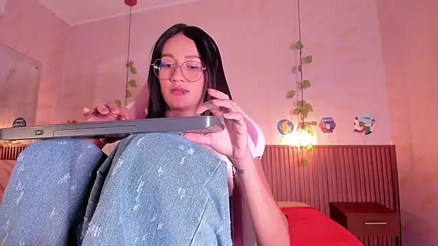 daphne_courtis webcam