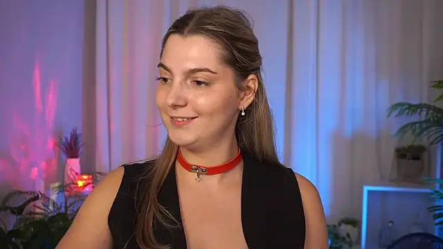 LucreciaStorm live cam on StripChat