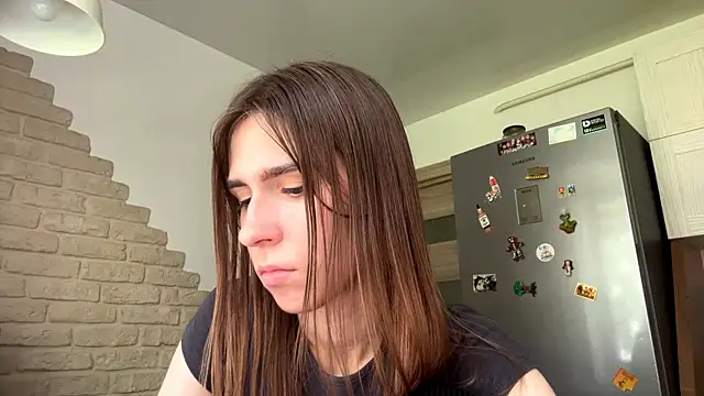 ZaraGuyette live cam on StripChat